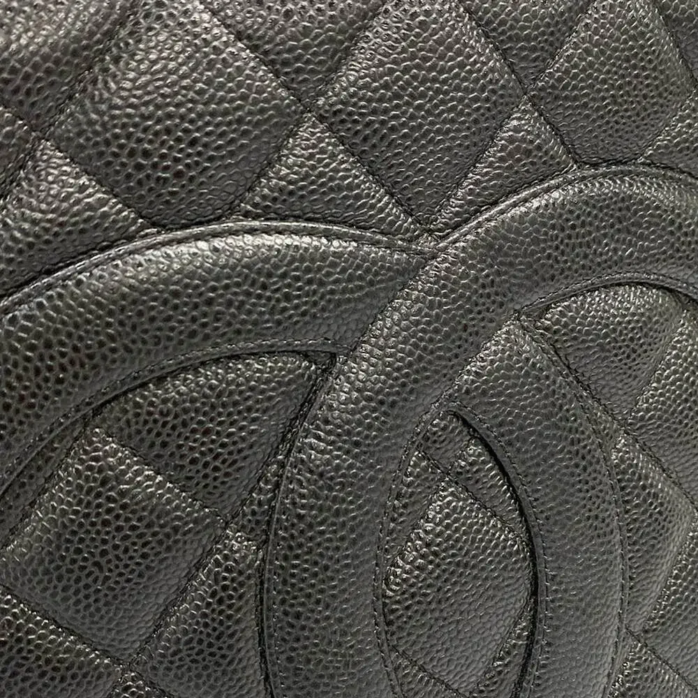 CHANEL caviar medallion